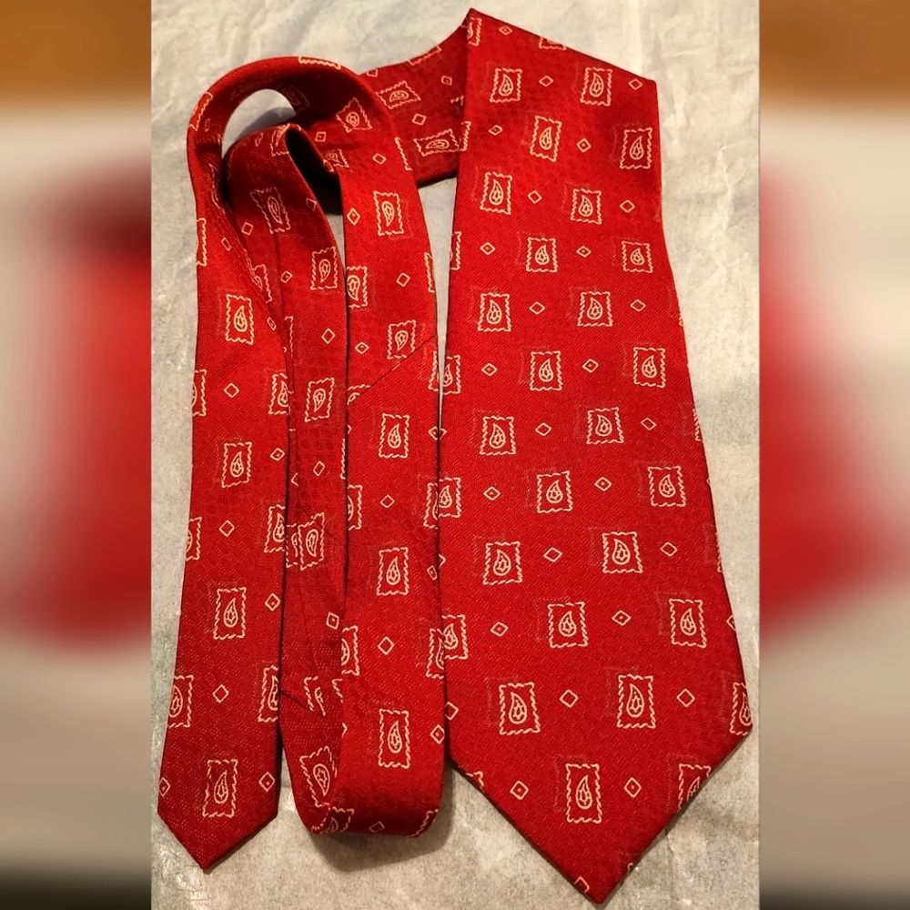 Chaps Ralph Lauren Men's Silk Neck Tie Made in USA Red